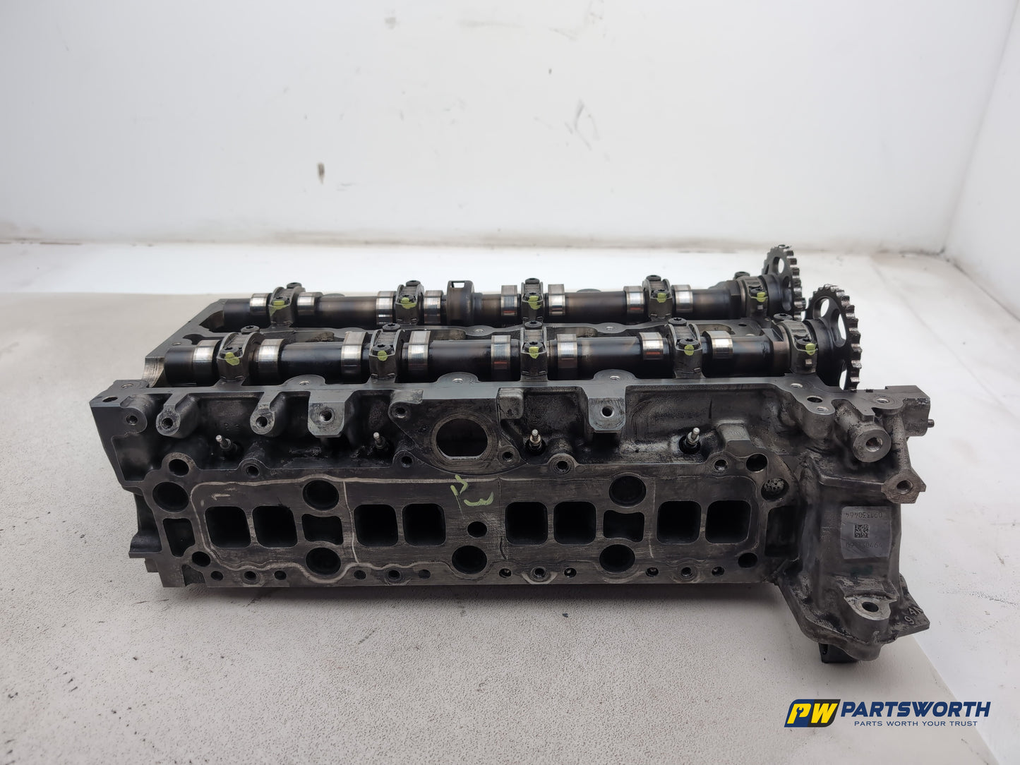Mercedes-Benz E220 E-Class 2.1l Diesel Cylinder Head With Camshafts Om 651.924 - photo 2
