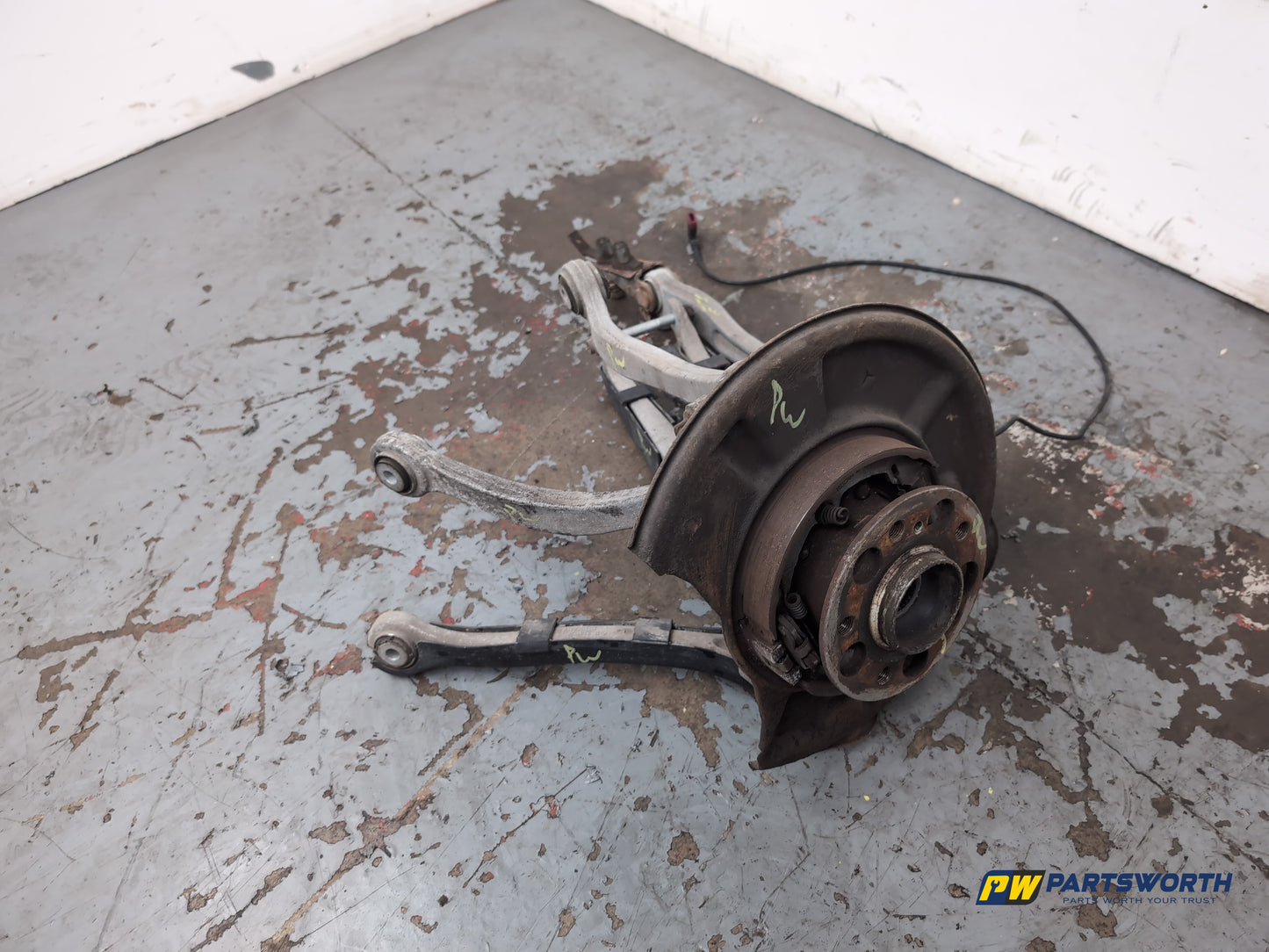 Mercedes C219 Cls 320 Cdi Auto Wheel Hub Rear Lh Passenger Side 2004-2008 - photo 2