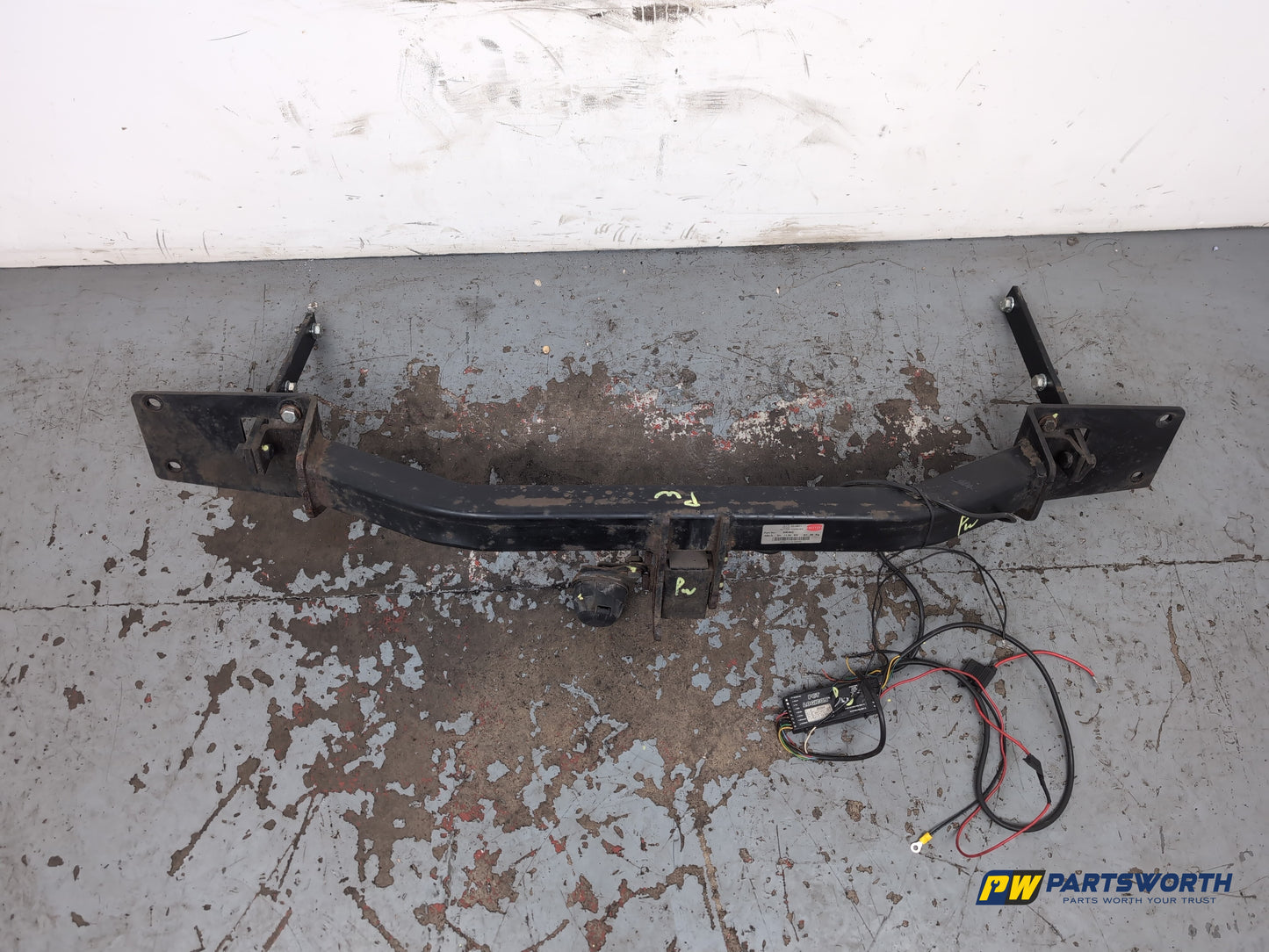 Mercedes R320 R-Class W251 Tow Hitch Towbar 2006-2013 - photo 2
