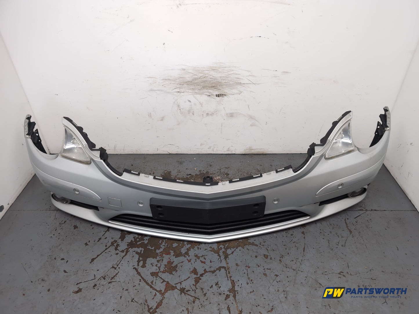 Mercedes R320 R-Class W251 Front Bumper Silver C775 2006-2010 - photo 2