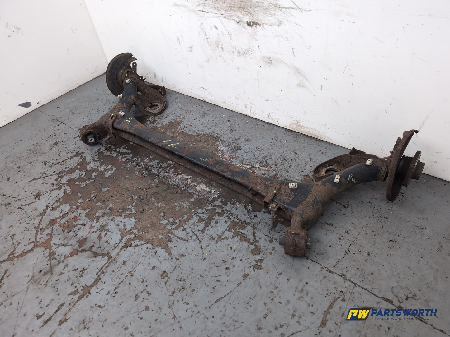Audi A1 Contrast Edition Tdi 1.6l Diesel Axle Assembly Rear Cayc 2008-2012 - photo 2