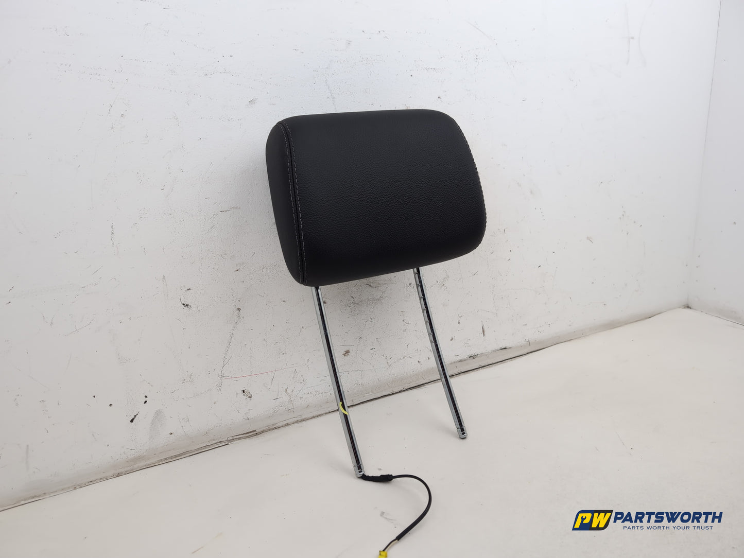 Mercedes R320 R-Class W251 Front Leather Passenger Side Headrest 2006-2013 - photo 2