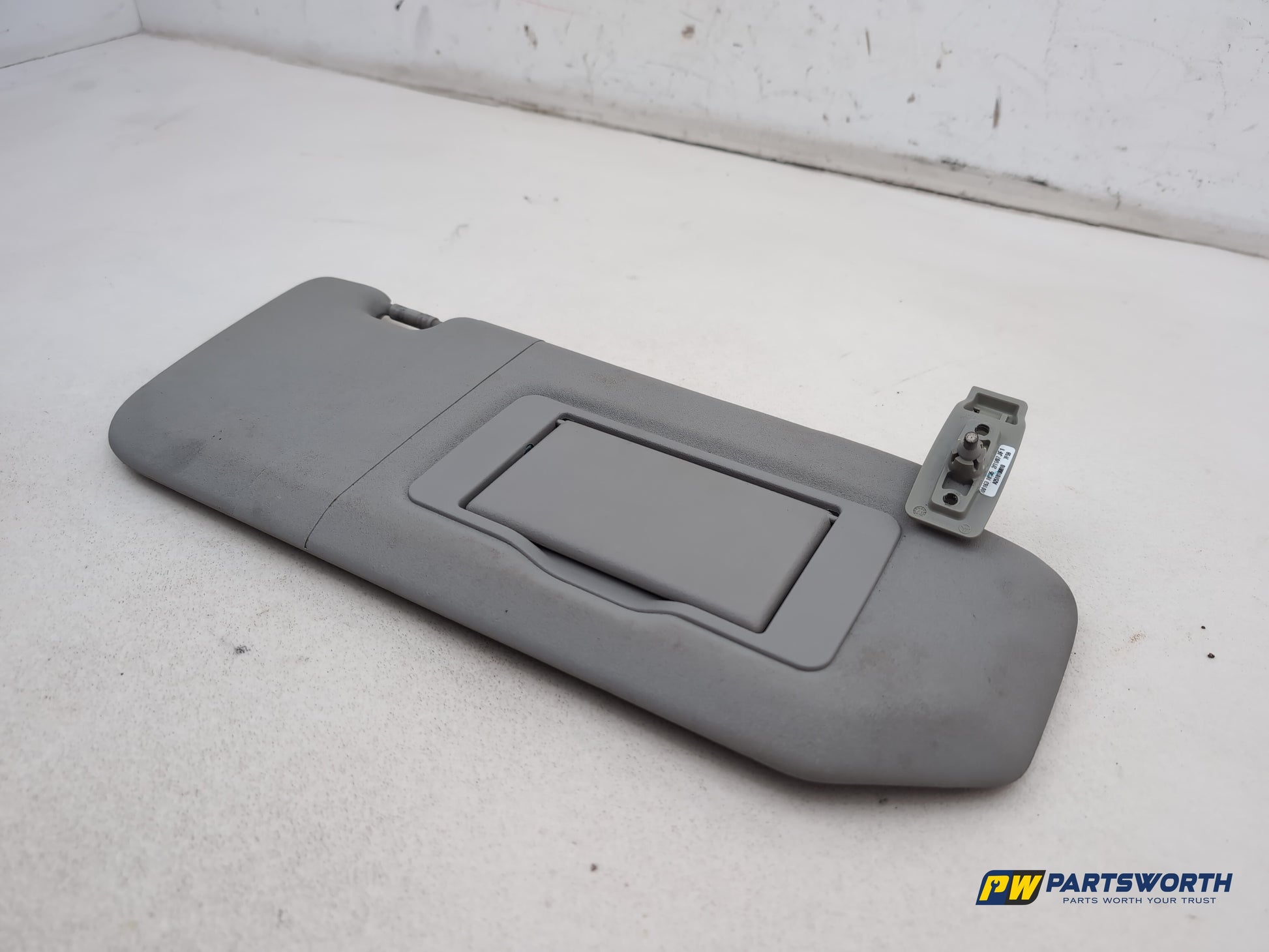Mercedes R320 R-Class W251 Sun Visor Rh Driver Side 2006-2013 - photo 2