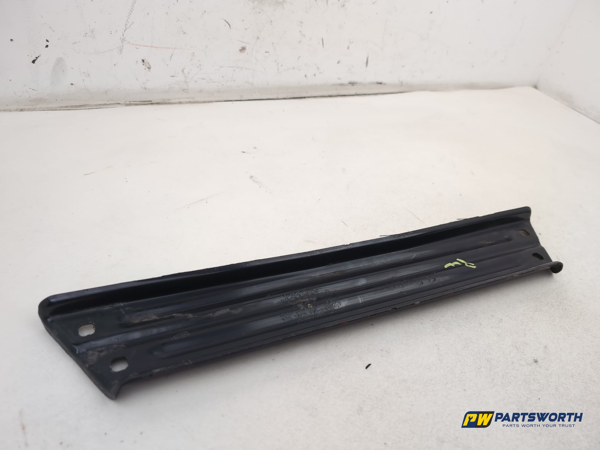 Mercedes R320 R-Class W251 Transmission Support Holding Bracket A2516120514 - photo 2