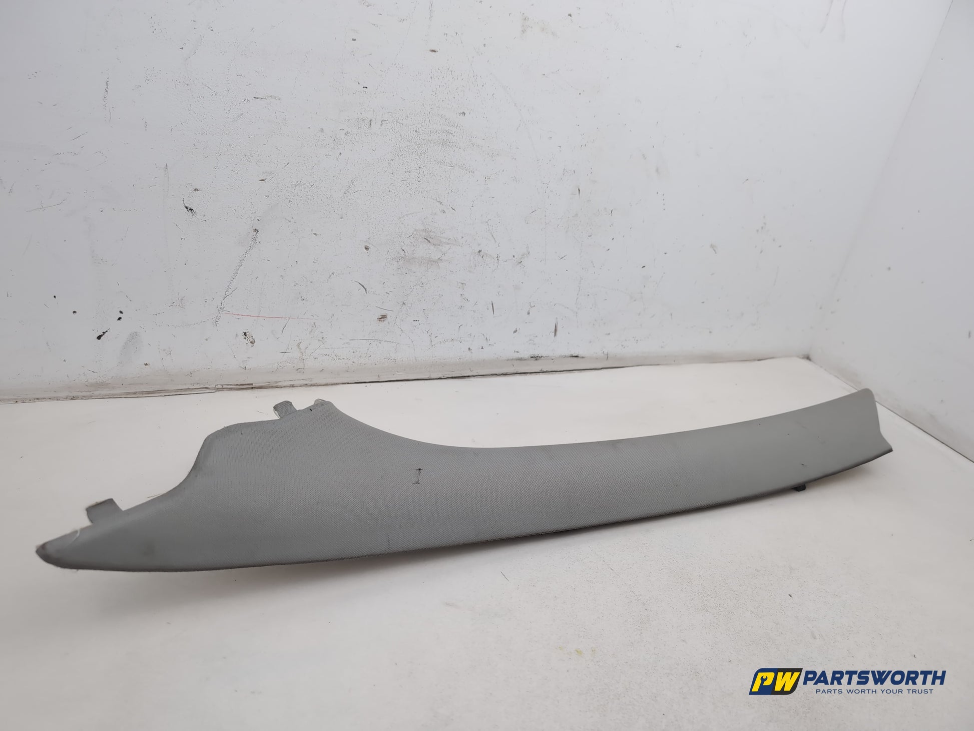 Mercedes R320 R-Class W251 Driver Side Rh A Pillar Trim A2516901925 2006-2013 - photo 2