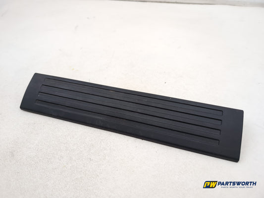 Mercedes R320 R-Class W251 Door Step Trim Front Left Passenger A2516860036 - photo 2