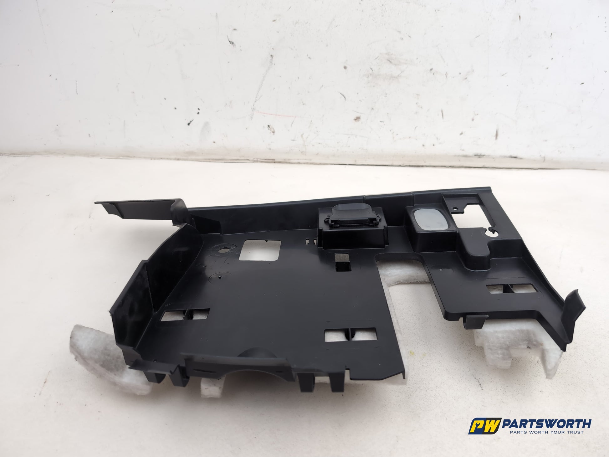 Mercedes R320 R-Class W251 Under Dashboard Legroom Trim Right Side A2516801239 - photo 2