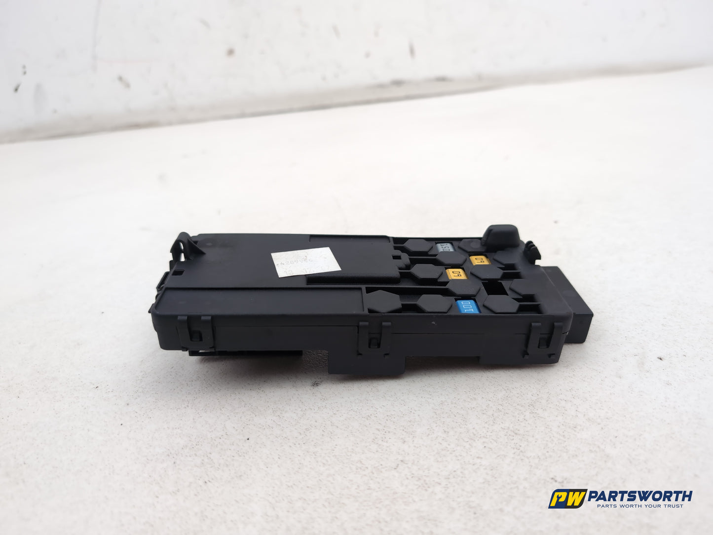Mercedes R320 R-Class W251 Fuse Relay Box Battery Terminal Positive A2115452601 - photo 10