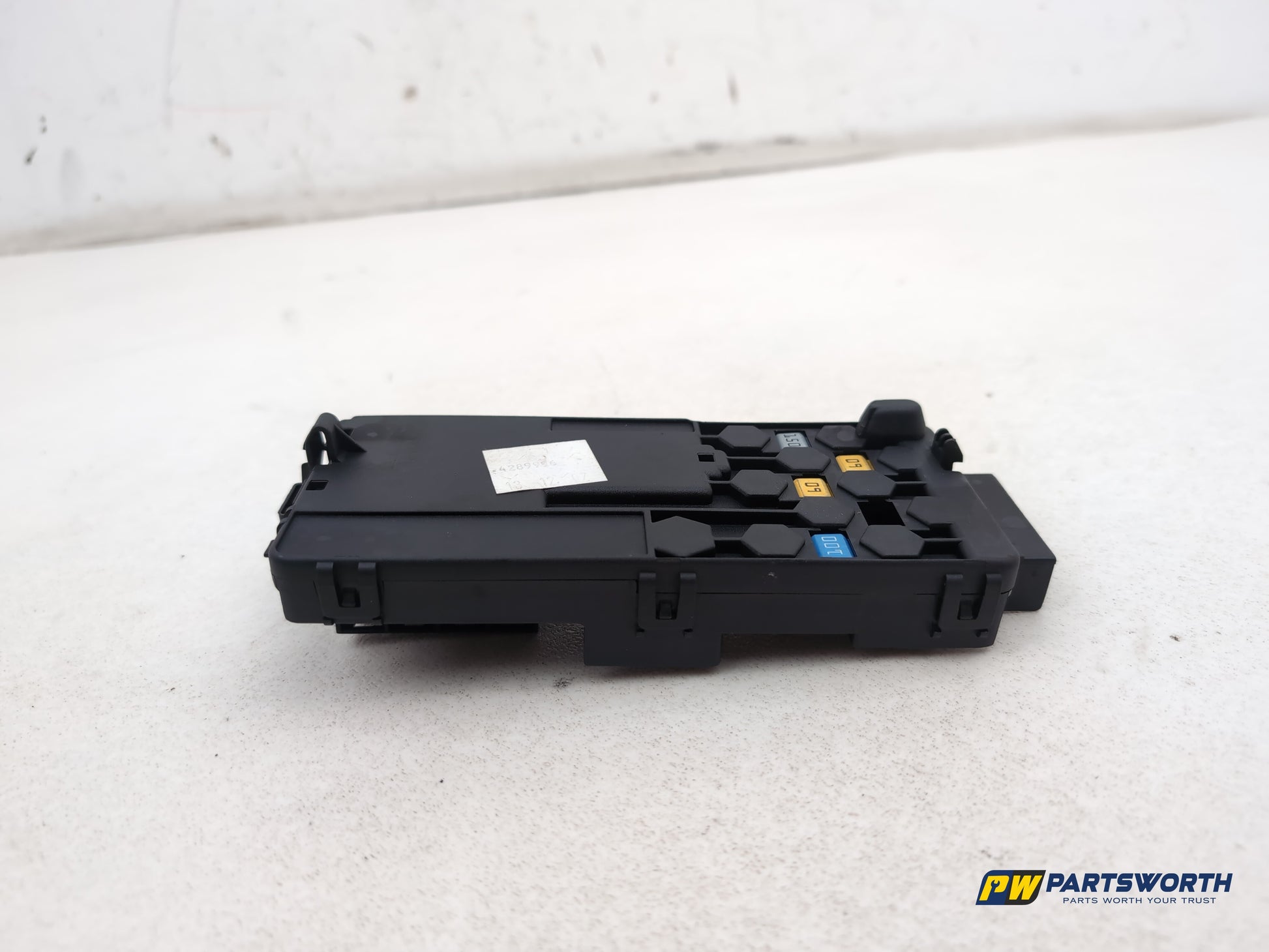 Mercedes R320 R-Class W251 Fuse Relay Box Battery Terminal Positive A2115452601 - photo 10