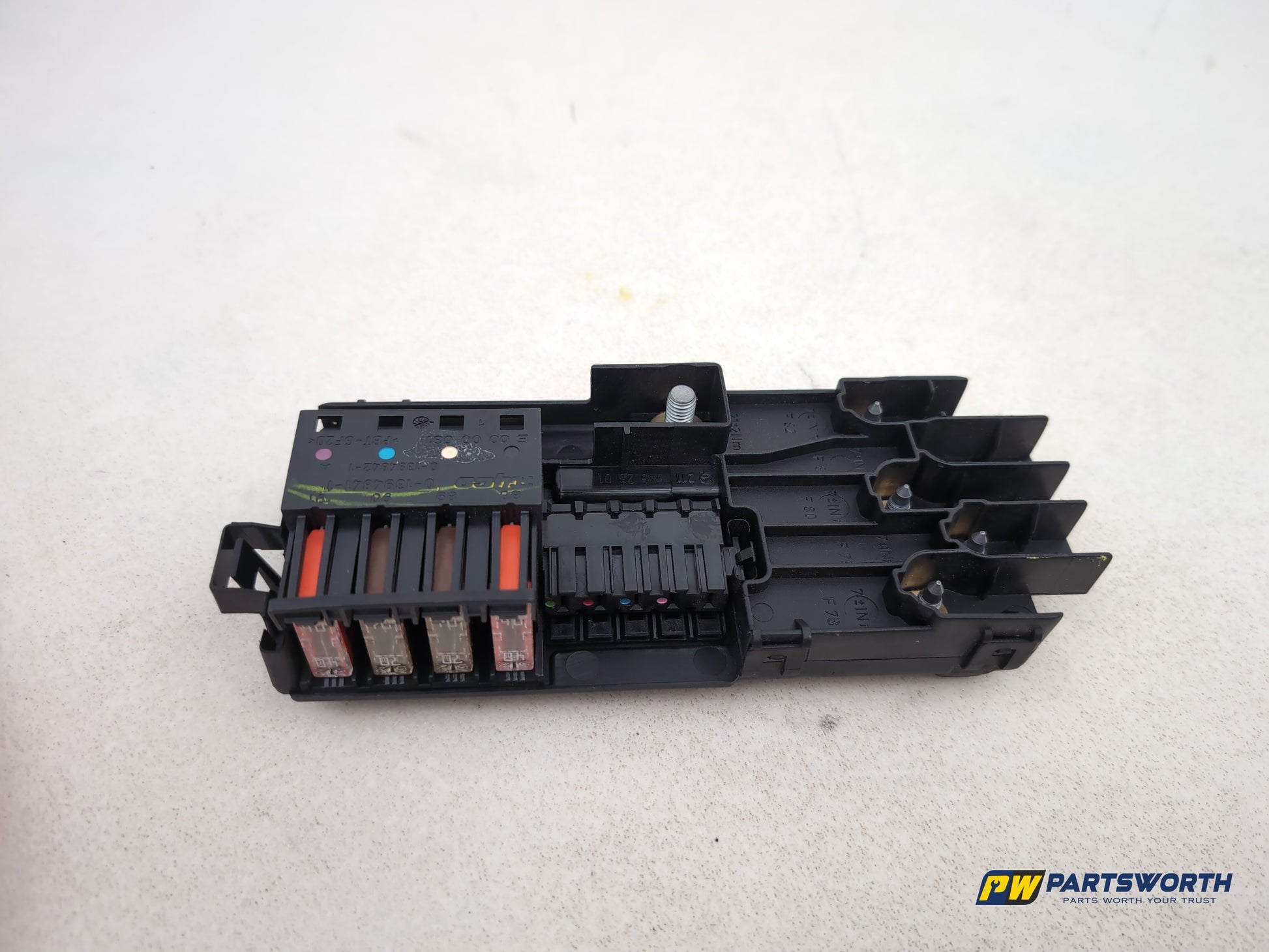 Mercedes R320 R-Class W251 Fuse Relay Box Battery Terminal Positive A2115452601 - photo 8