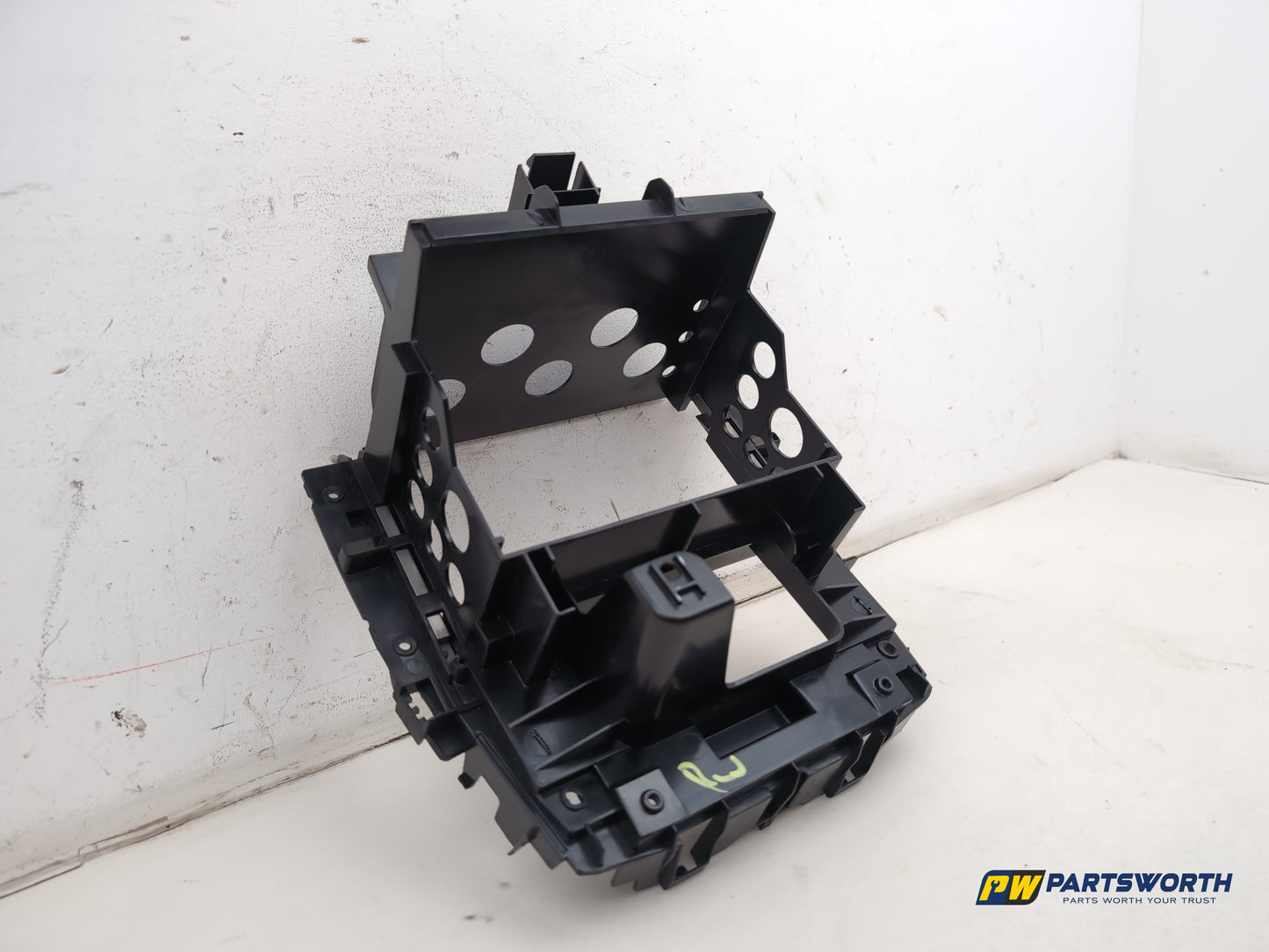 Mercedes R320 R-Class W251 Radio Navigation Holder Bracket Mount A2516800014 - photo 2