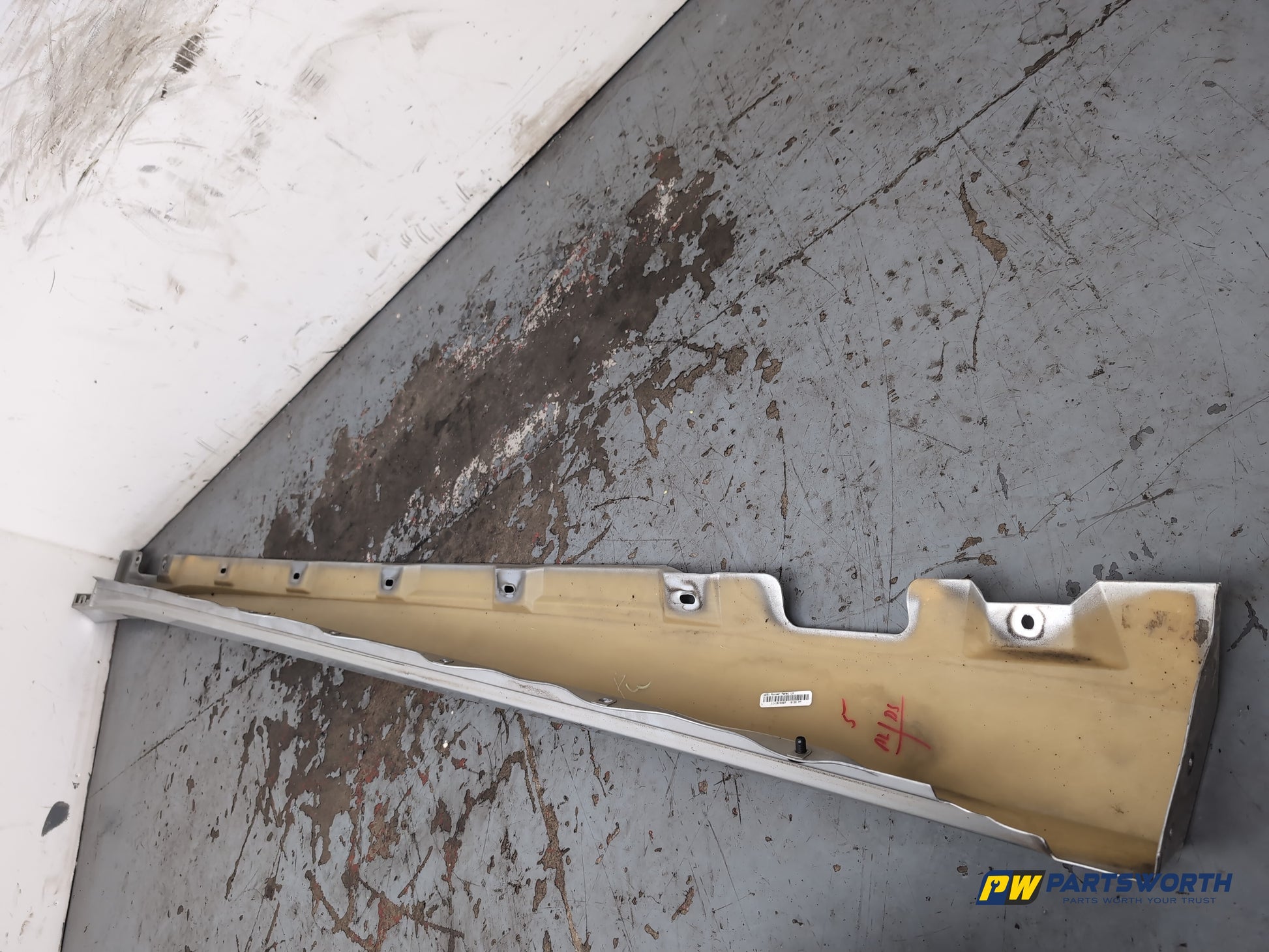 Side Skirt LH 7