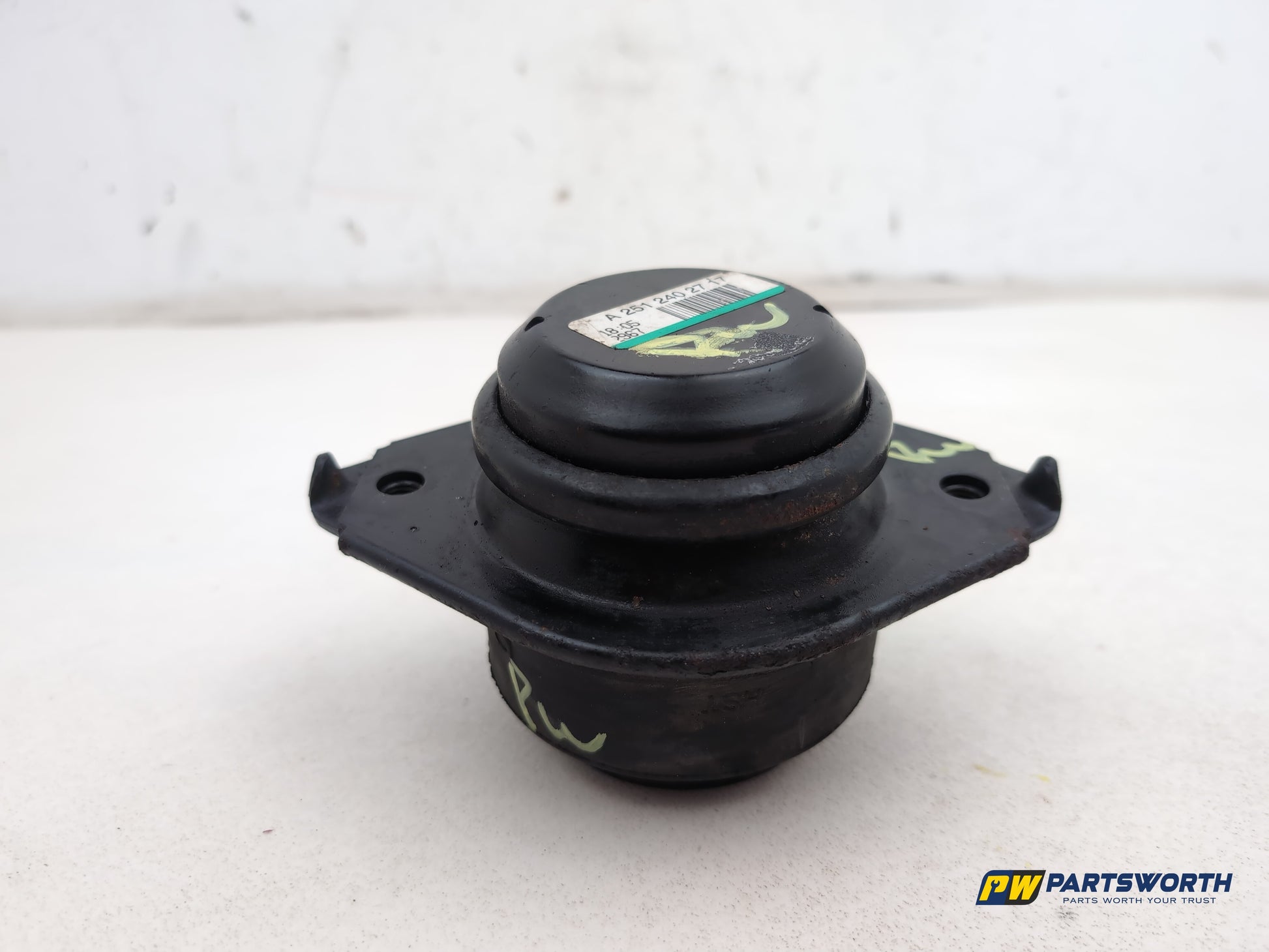 Mercedes R320 R-Class W251 3.0l Diesel Engine Mount A2512402717 2006-2013 - photo 2