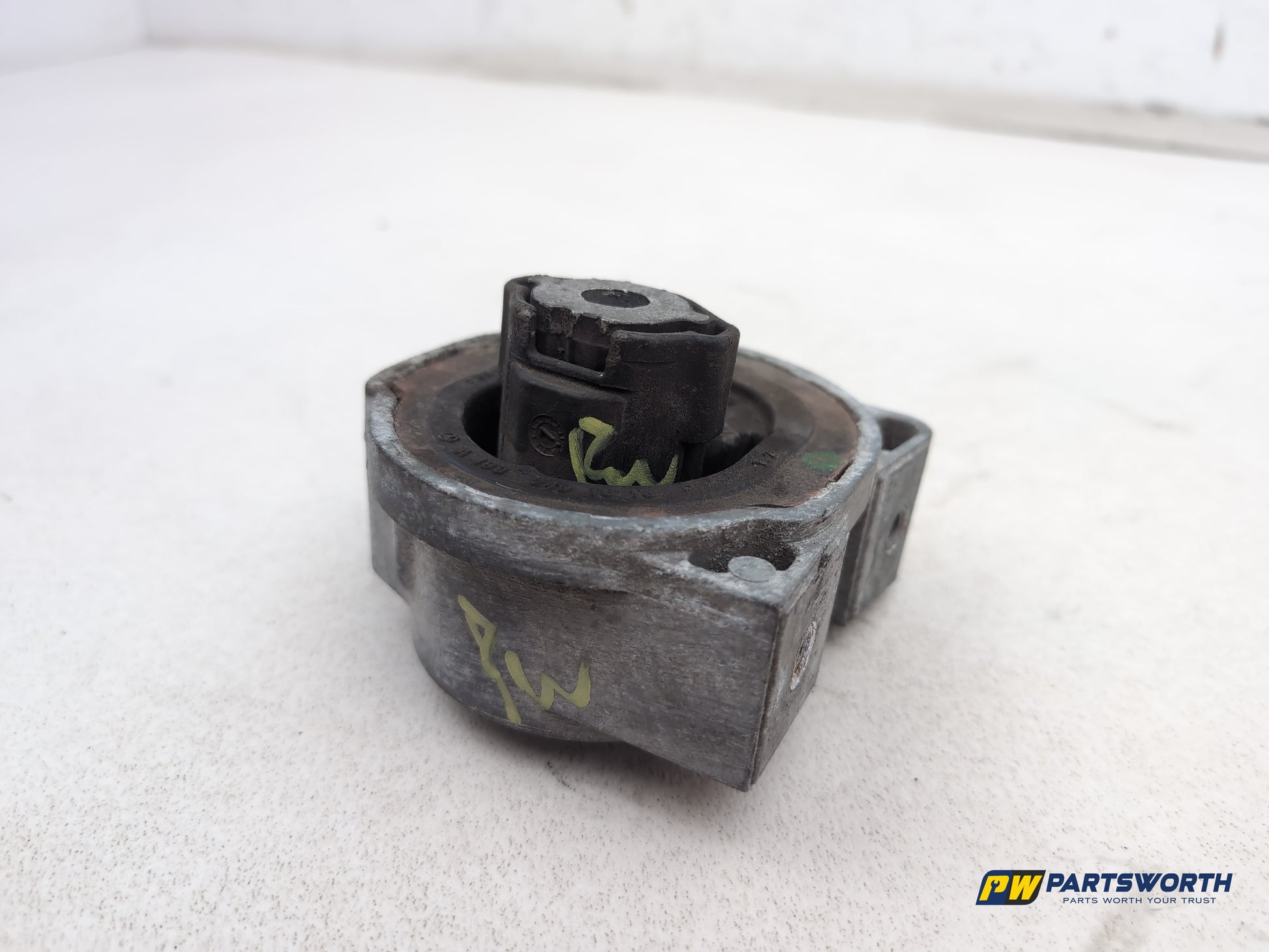 Mercedes-Benz B200 B-Class W245 2.0l Diesel Right Engine Mount A1692401018 - photo 8