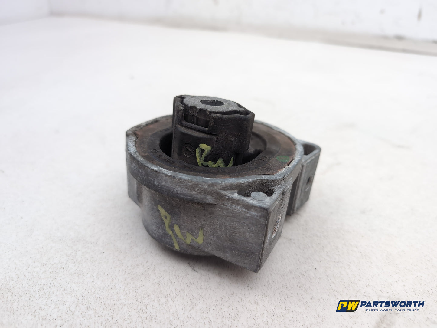Mercedes-Benz B200 B-Class W245 2.0l Diesel Right Engine Mount A1692401018 - photo 2