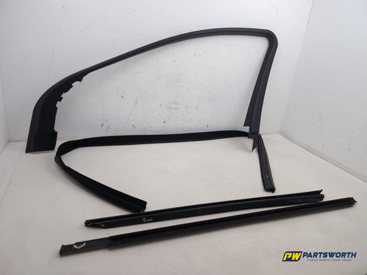 Mercedes R320 R-Class W251 Front Driver Window Rubber Seal And Trims 2006-2013 - photo 2