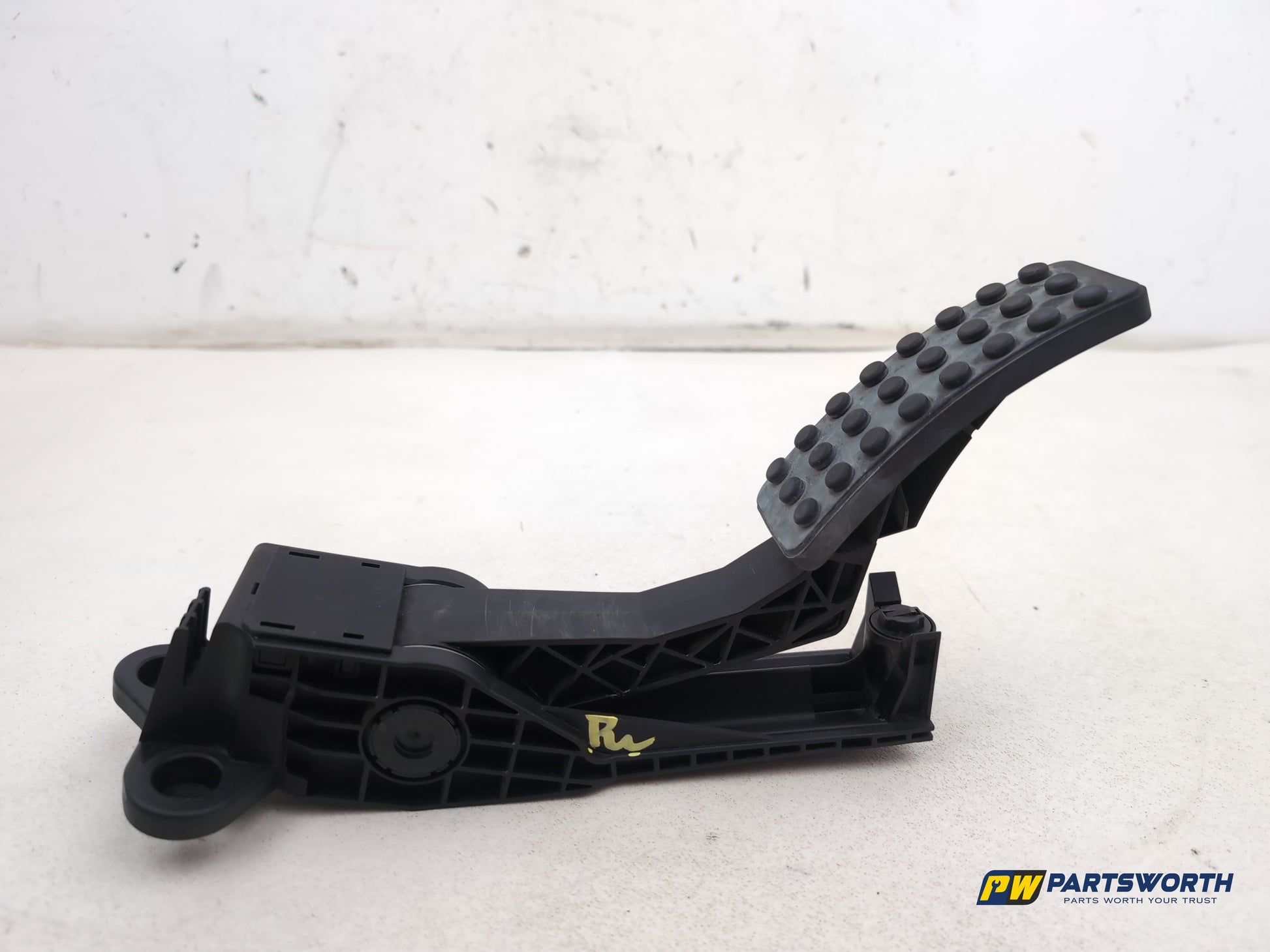 Mercedes R320 R-Class W251 Accelerator Pedal Throttle A1643000104 2006-2013 - photo 2