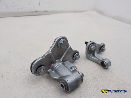 Mercedes R320 R-Class W251 Rear Left Door Hinge Pair 2006-2013 - photo 2