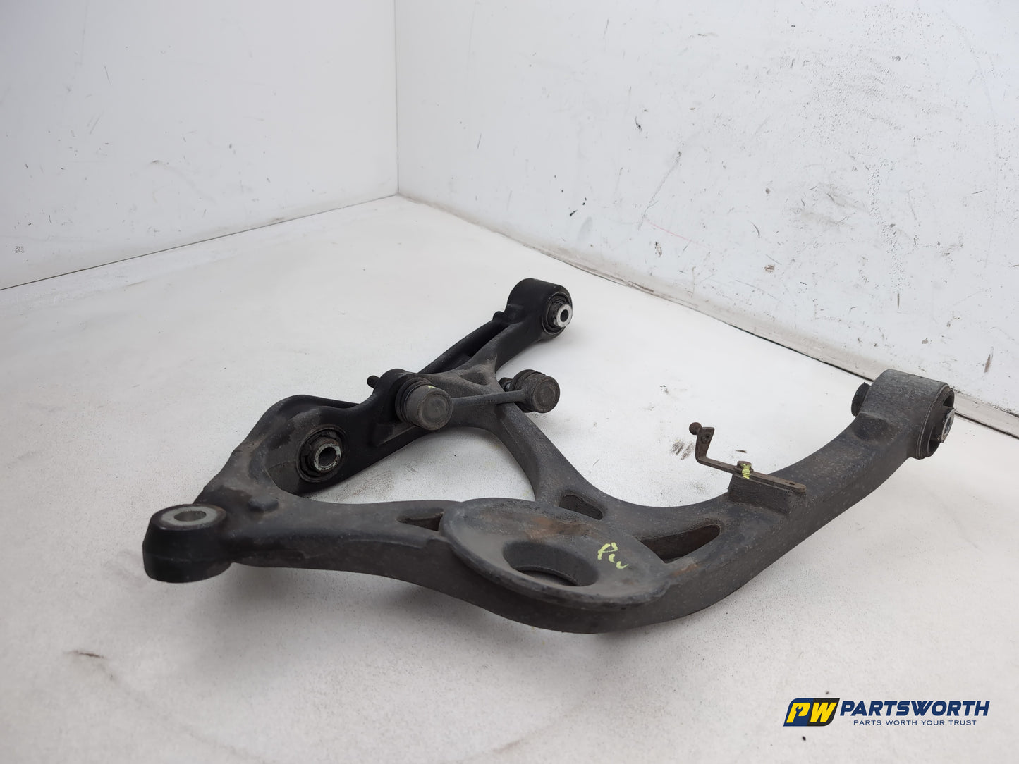 Mercedes R320 R-Class W251 Rear Left Lower Suspension Arm 2006-2013 - photo 2
