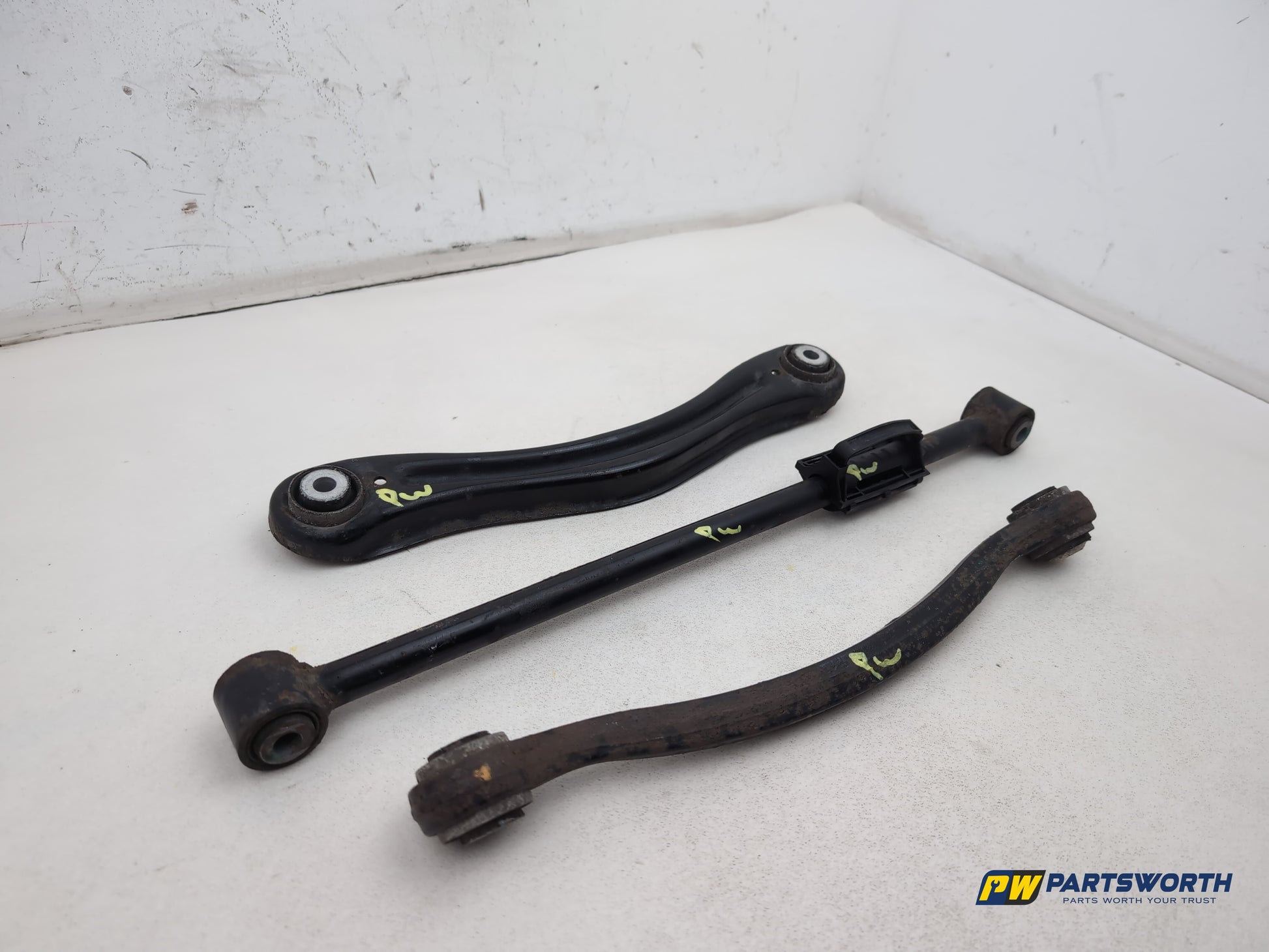 Mercedes R320 R-Class W251 Rear Suspension Control Arms Set Left 2006-2013 - photo 2