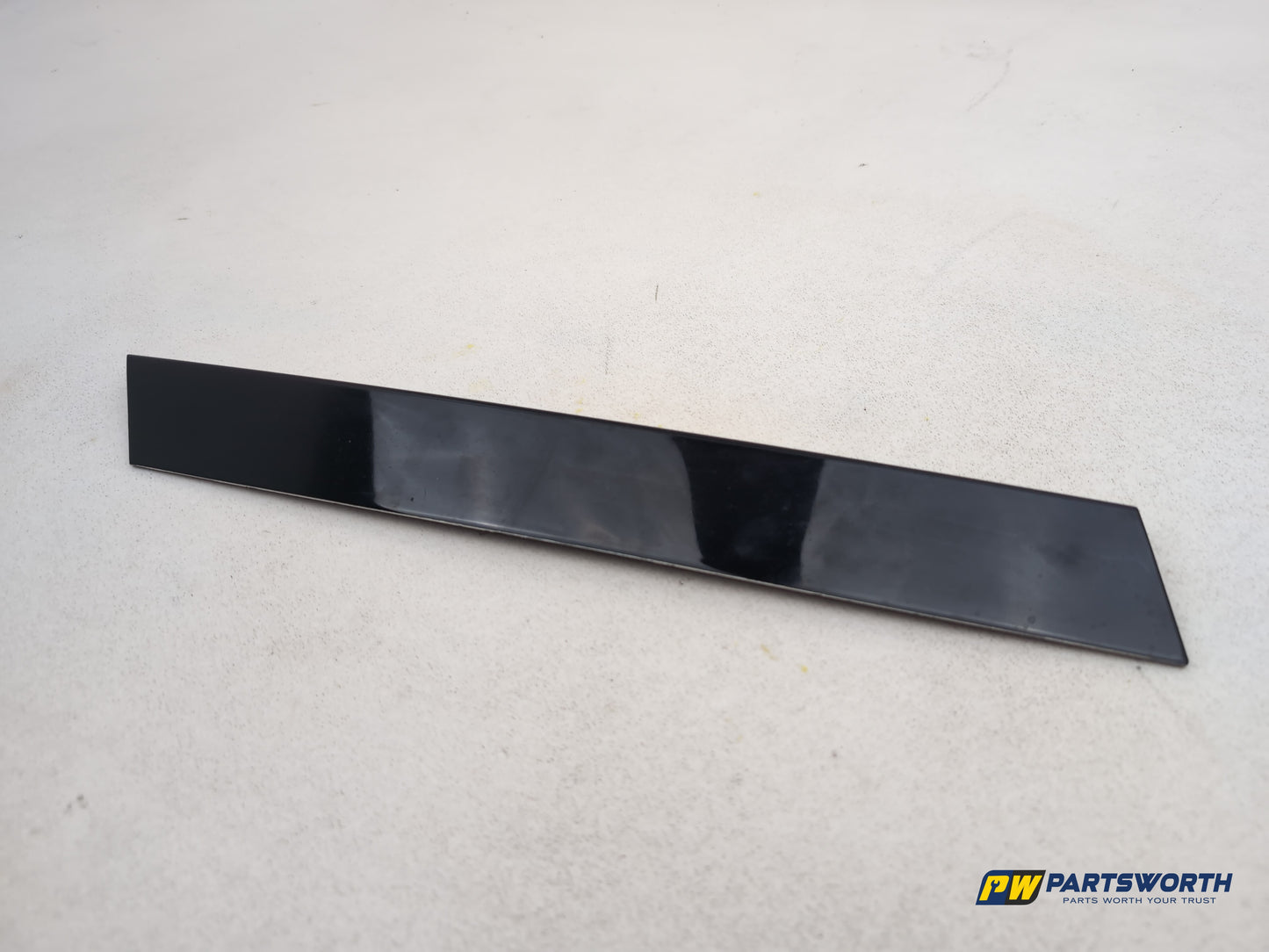 Mercedes R320 R-Class W251 Door Trim Passenger Side Rear 2006-2013 - photo 2