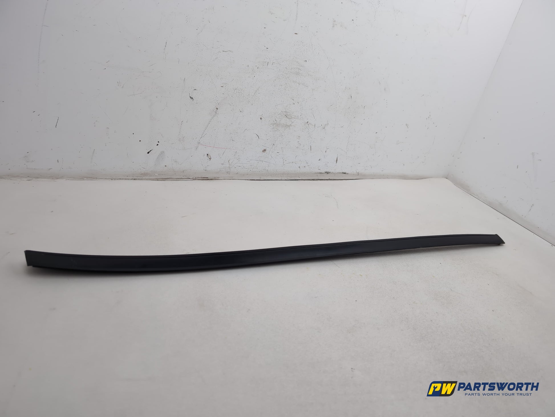 Mercedes R320 R-Class W251 Left Windshield Trim A2516904962 2006-2013 - photo 2