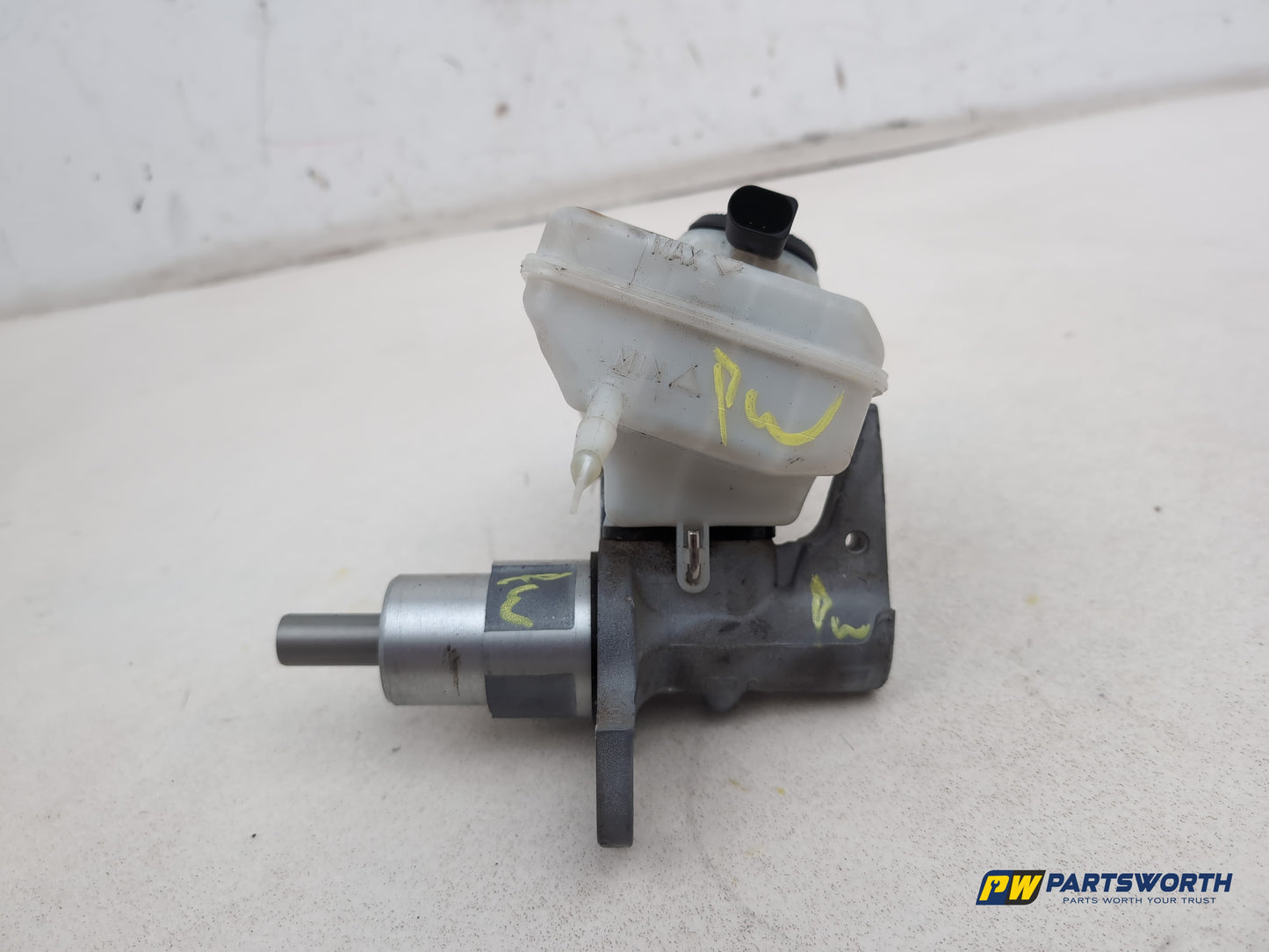 Audi A6 S Line Black Ed Tdi Quat Sa 2.0l Diesel Brake Master Cylinder Assembly - photo 2