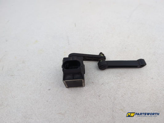 Mercedes R320 R-Class W251 Rear Suspension Height Level Sensor A0105427717 - photo 2