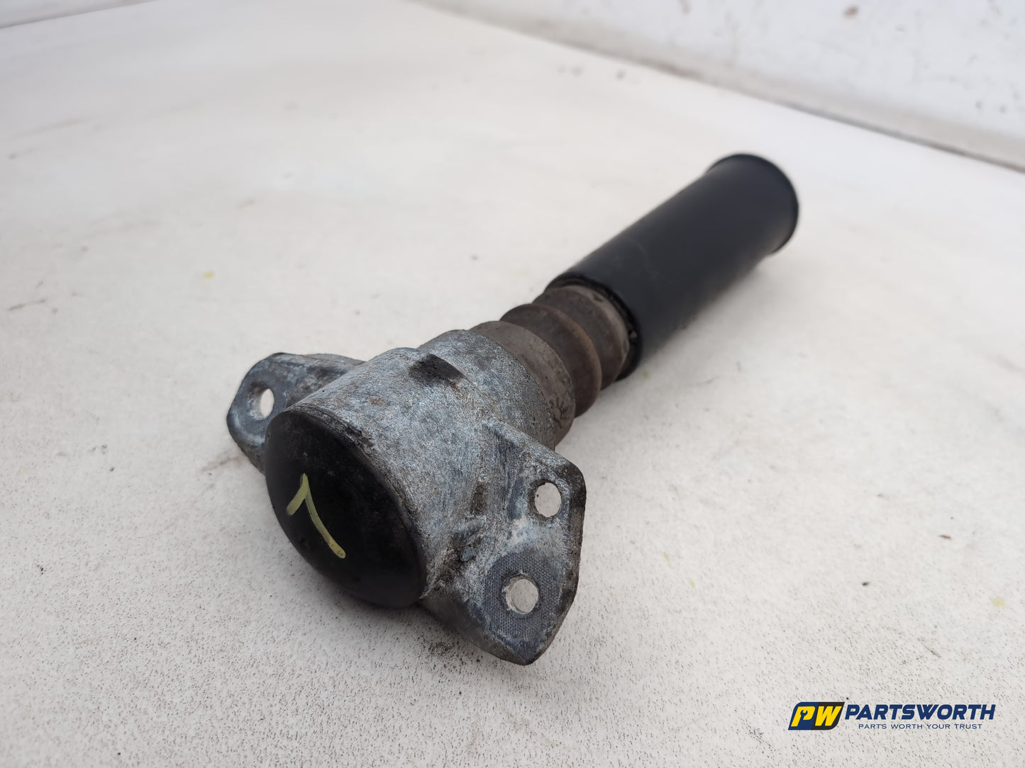 Audi A6 S Line Black Ed Tdi 2.0l Diesel Rear Strut Mount And Cover 2011-2018 - photo 8