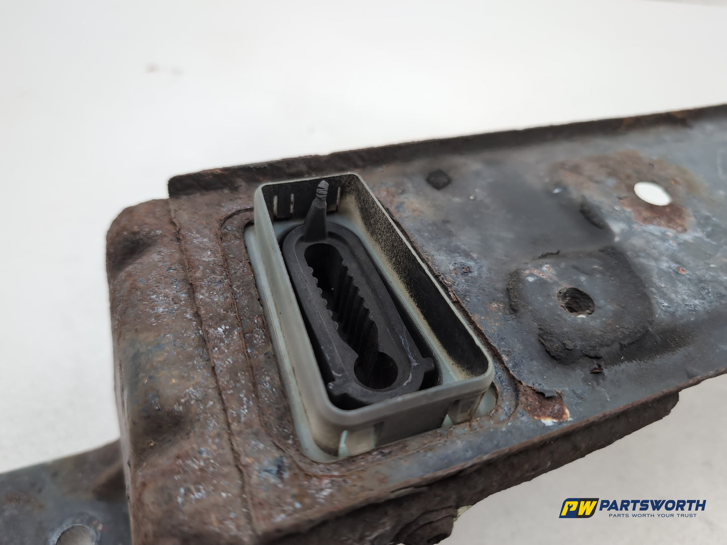 Peugeot 308 Allure Blue Hdi 1.6l Diesel Radiator Lower Support Bracket 2013-2021 - photo 8
