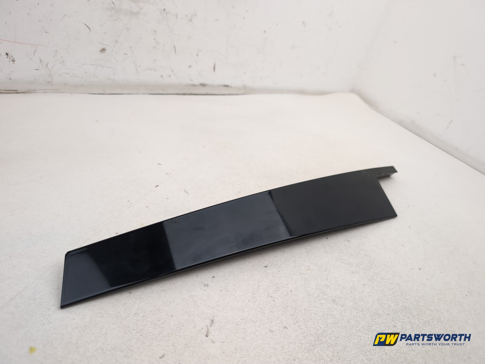 Mercedes R320 R-Class W251 Driver Side Front Door Post Trim 2006-2013 - photo 2