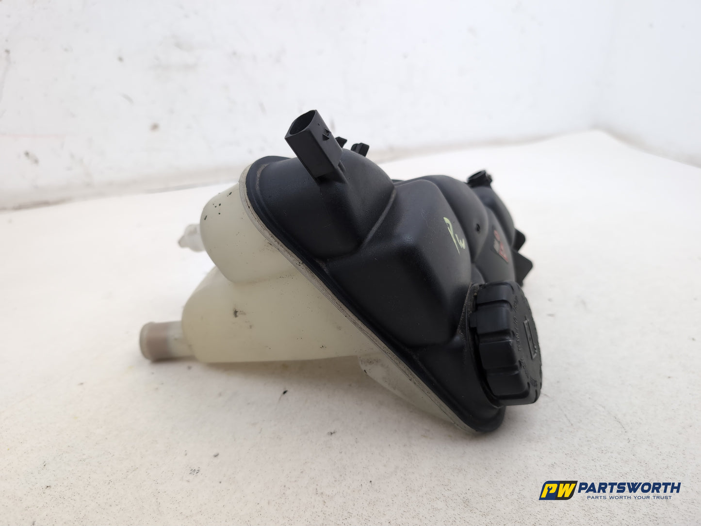 Mercedes R320 R-Class W251 3.0l Diesel Radiator Expansion Tank A2515000049 - photo 2