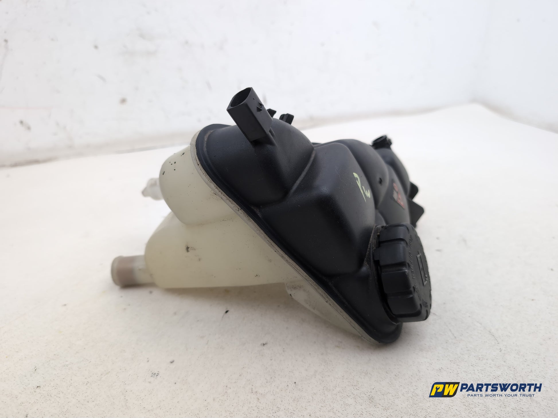 Mercedes R320 R-Class W251 3.0l Diesel Radiator Expansion Tank A2515000049 - photo 2