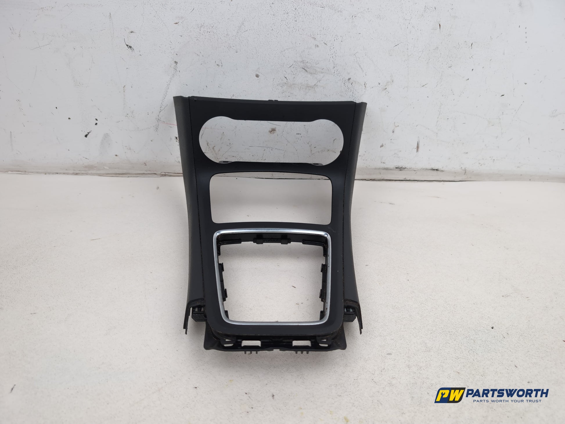 Mercedes-Benz B180 B-Class W246 Centre Console Trim A2466804971 2011-2018 - photo 2