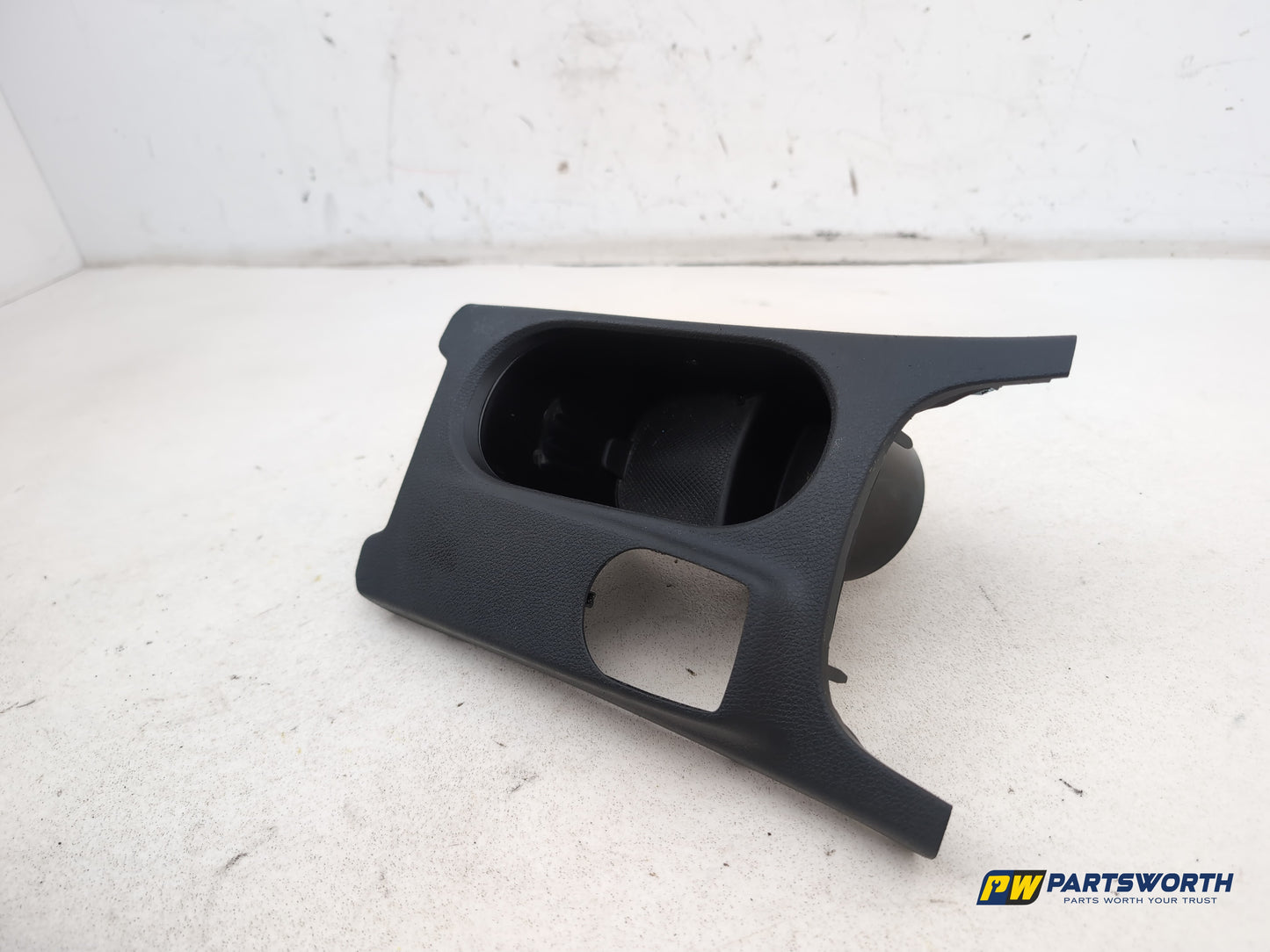 Mercedes-Benz B180 B-Class W246 Centre Console Cup Holder A2466800910 2011-2018 - photo 2