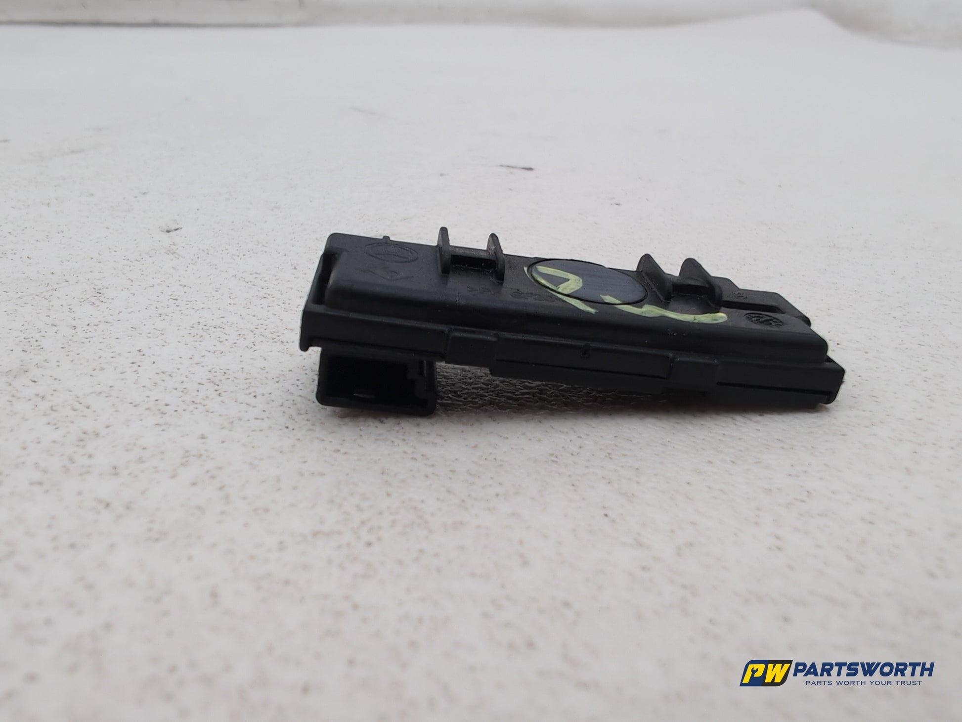 Mercedes-Benz B180 B-Class W246 Interior Humidity Temperature Sensor A1729058200 - photo 8