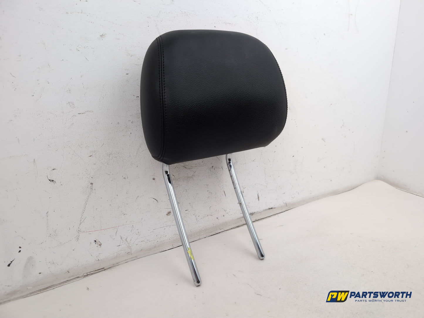Mercedes-Benz B180 B-Class W246 Front Headrest Left Right 2011-2018 - photo 2