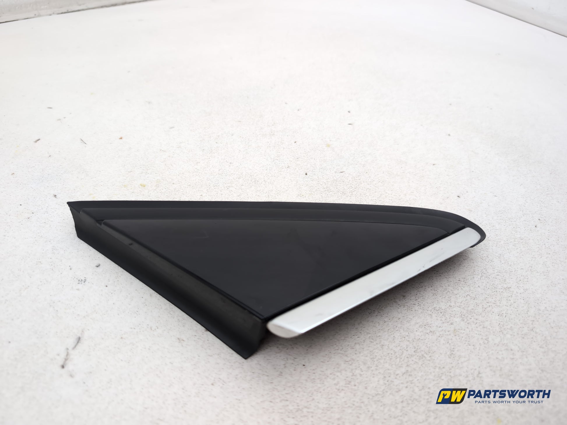 Mercedes-Benz B180 B-Class W246 Front Wing Panel Trim Cover Driver A2466900887 - photo 2