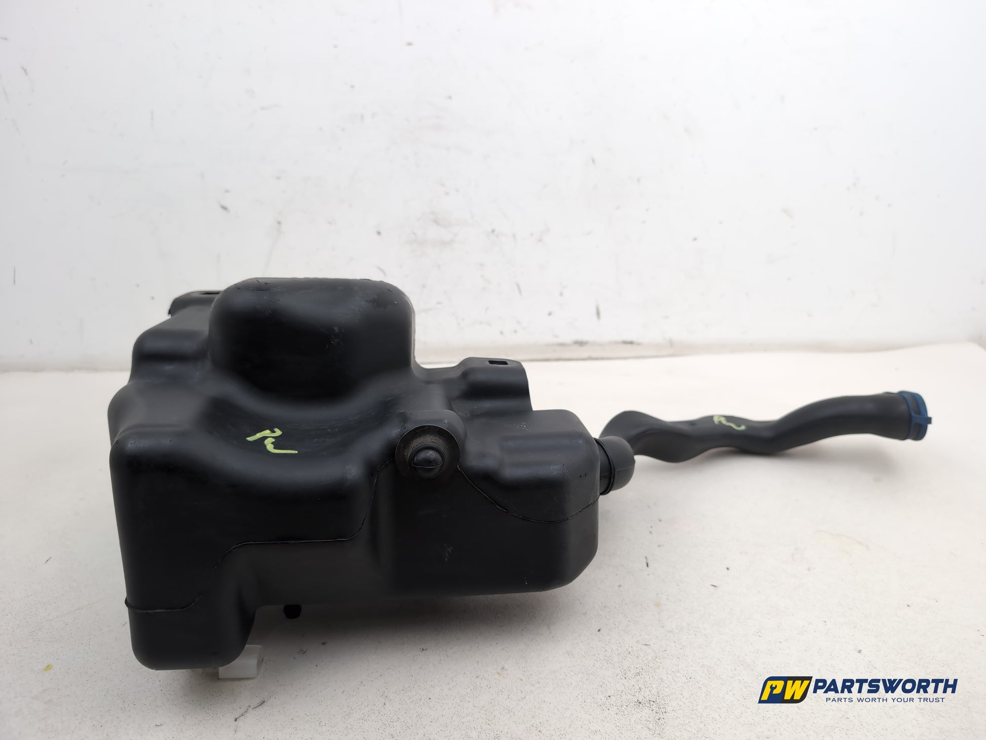 Mercedes-Benz B180 B-Cass W246 Washer Bottle Windscreen A2468690120 2011-2018 - photo 8