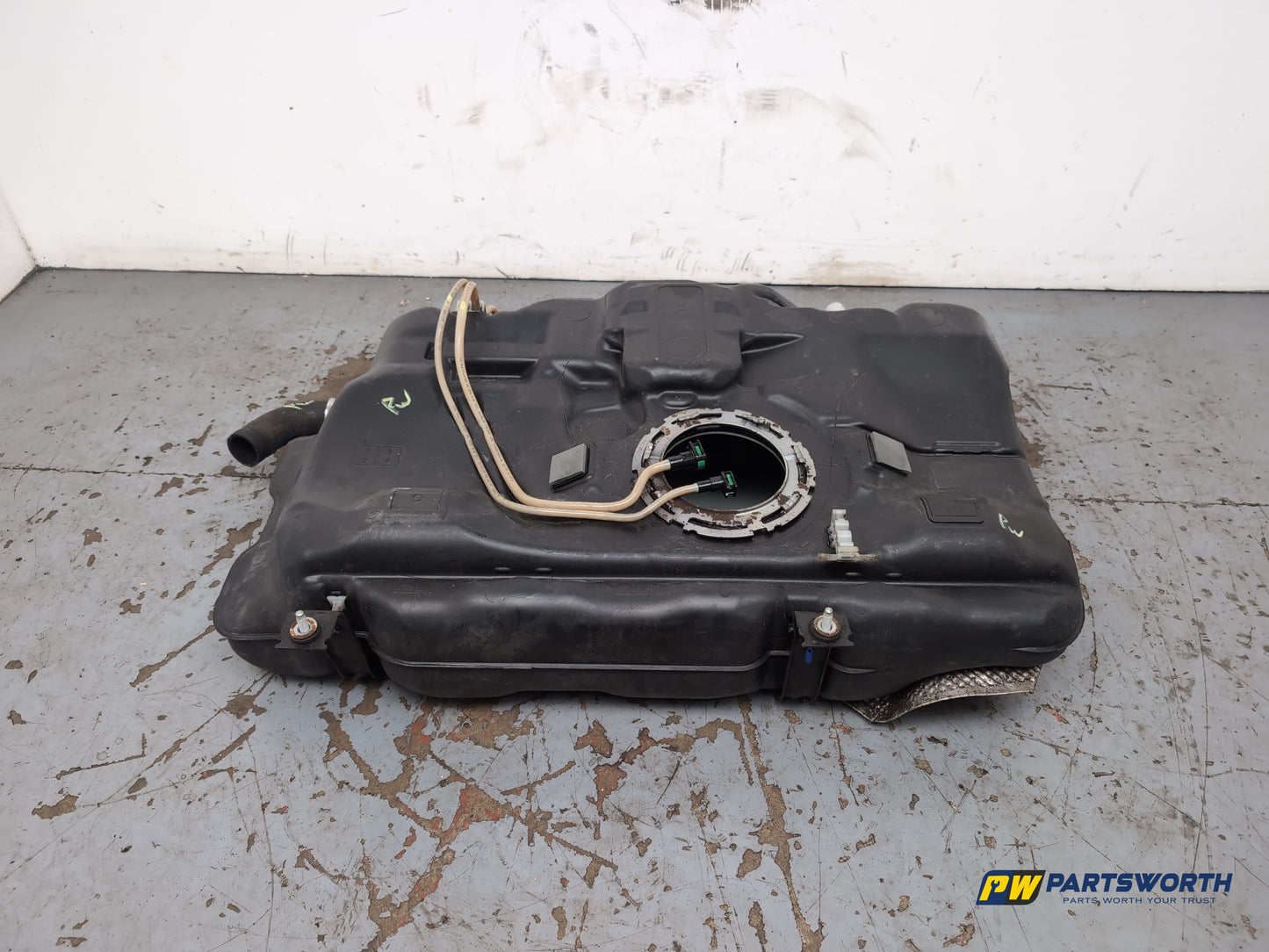Mercedes-Benz B180 B-Class W246 1.8l Diesel Fuel Tank A2464700301 2011-2018 - photo 2