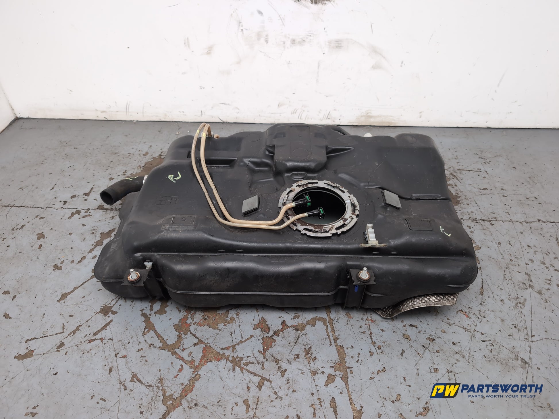 Mercedes-Benz B180 B-Class W246 1.8l Diesel Fuel Tank A2464700301 2011-2018 - photo 2