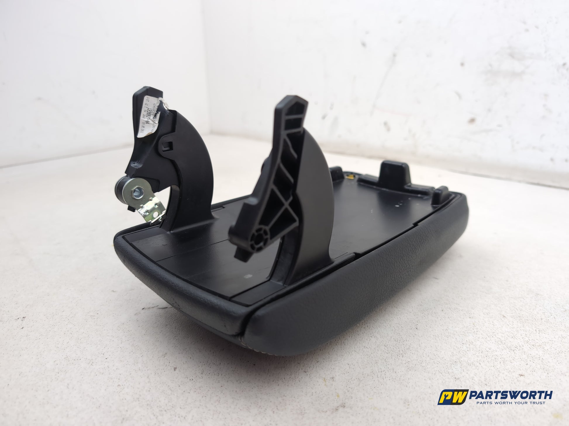 Mercedes-Benz B180 B-Class W246 Centre Console Armres Black 2011-2018 - photo 7