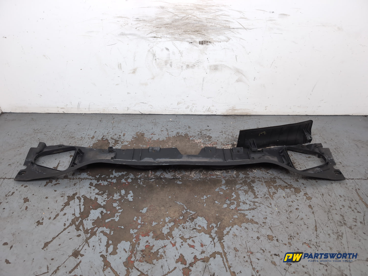 Mercedes-Benz B180 B-Class W246 Windscreen Scuttle Panel A2468300213 2011-2018 - photo 2