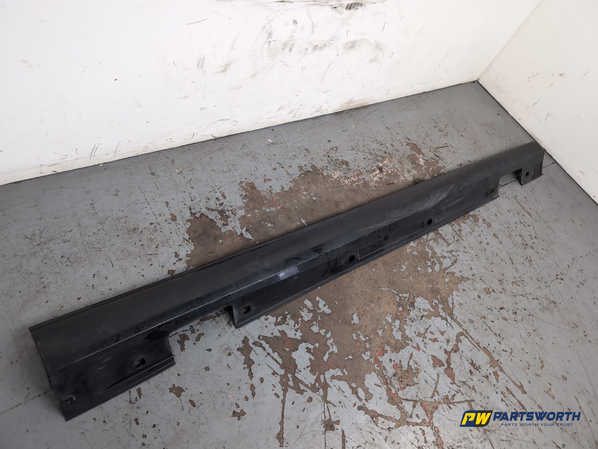 Side Skirt RH 2