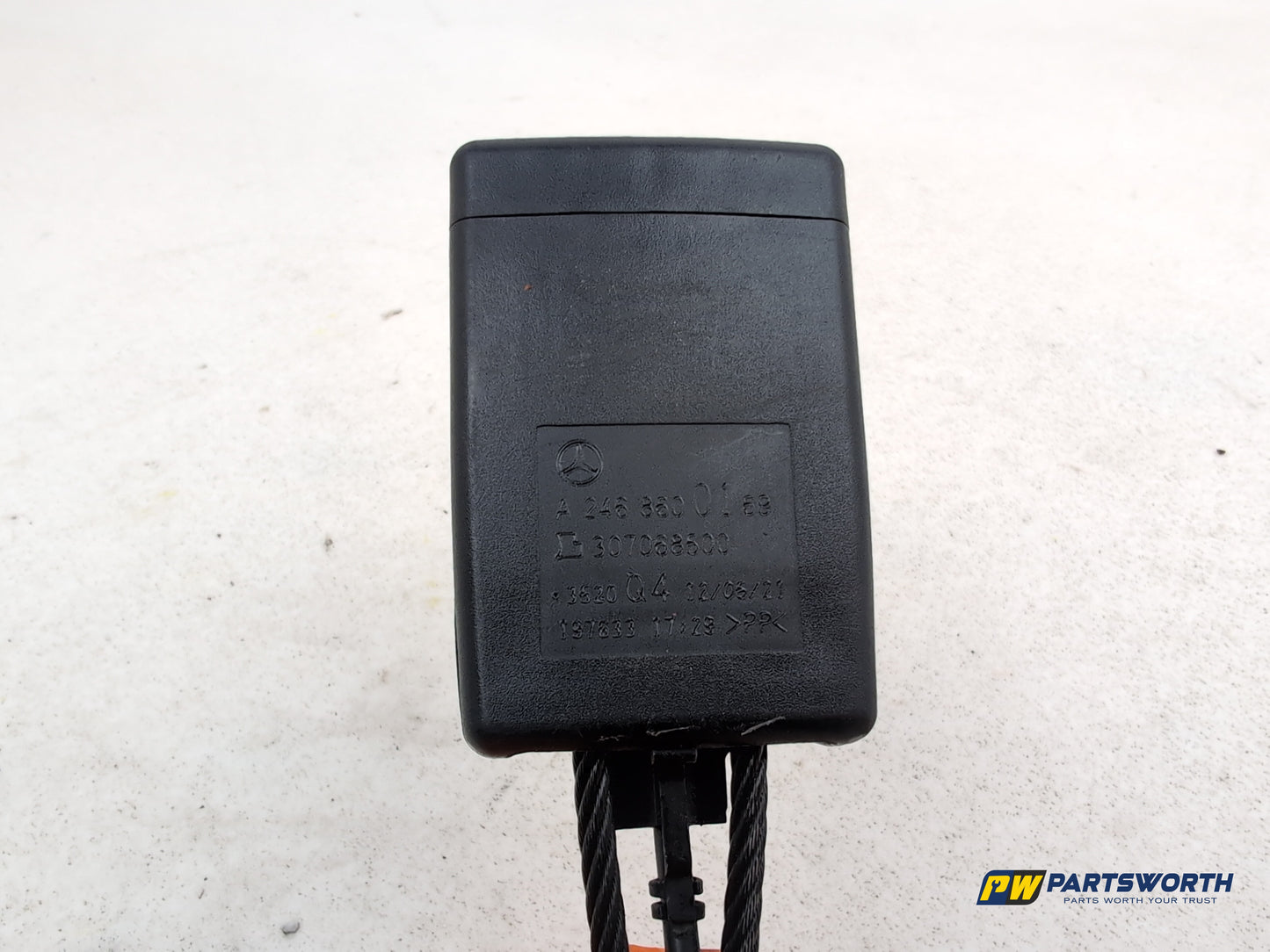 Mercedes-Benz B180 B-Class W246 Seat Belt Buckle Front Rh Driver A2468600169 - photo 2