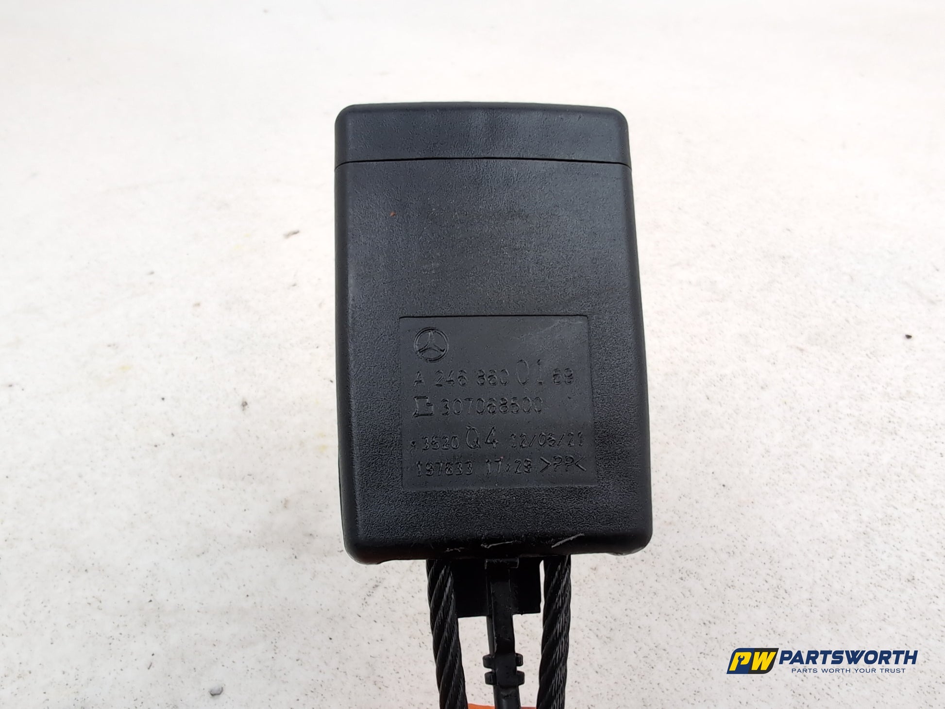 Mercedes-Benz B180 B-Class W246 Seat Belt Buckle Front Rh Driver A2468600169 - photo 2