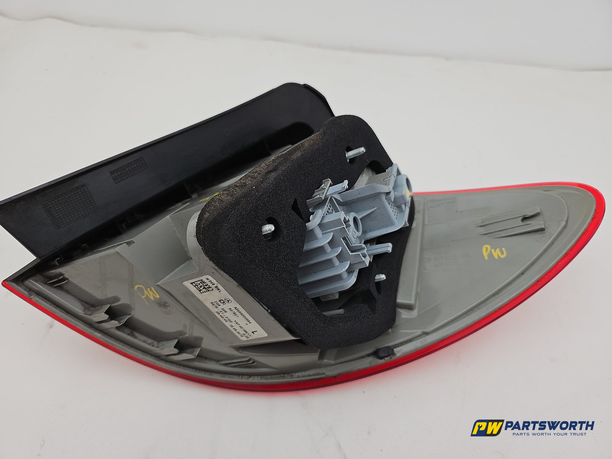 Mercedes-Benz B180 B-Class W246 Lamp Assembly Rear Lh Passenger A2468200564 - photo 2