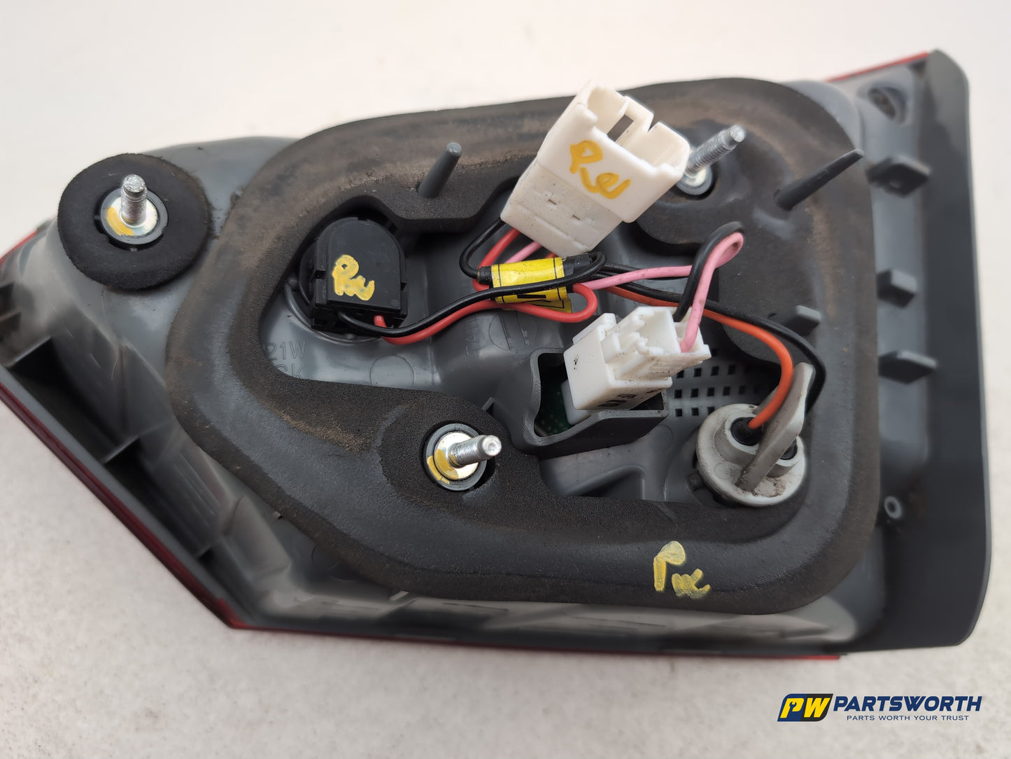 Hyundai I40 Style Lamp Assembky Rear Inner Lh Passenger Side 2011-2015 - photo 8