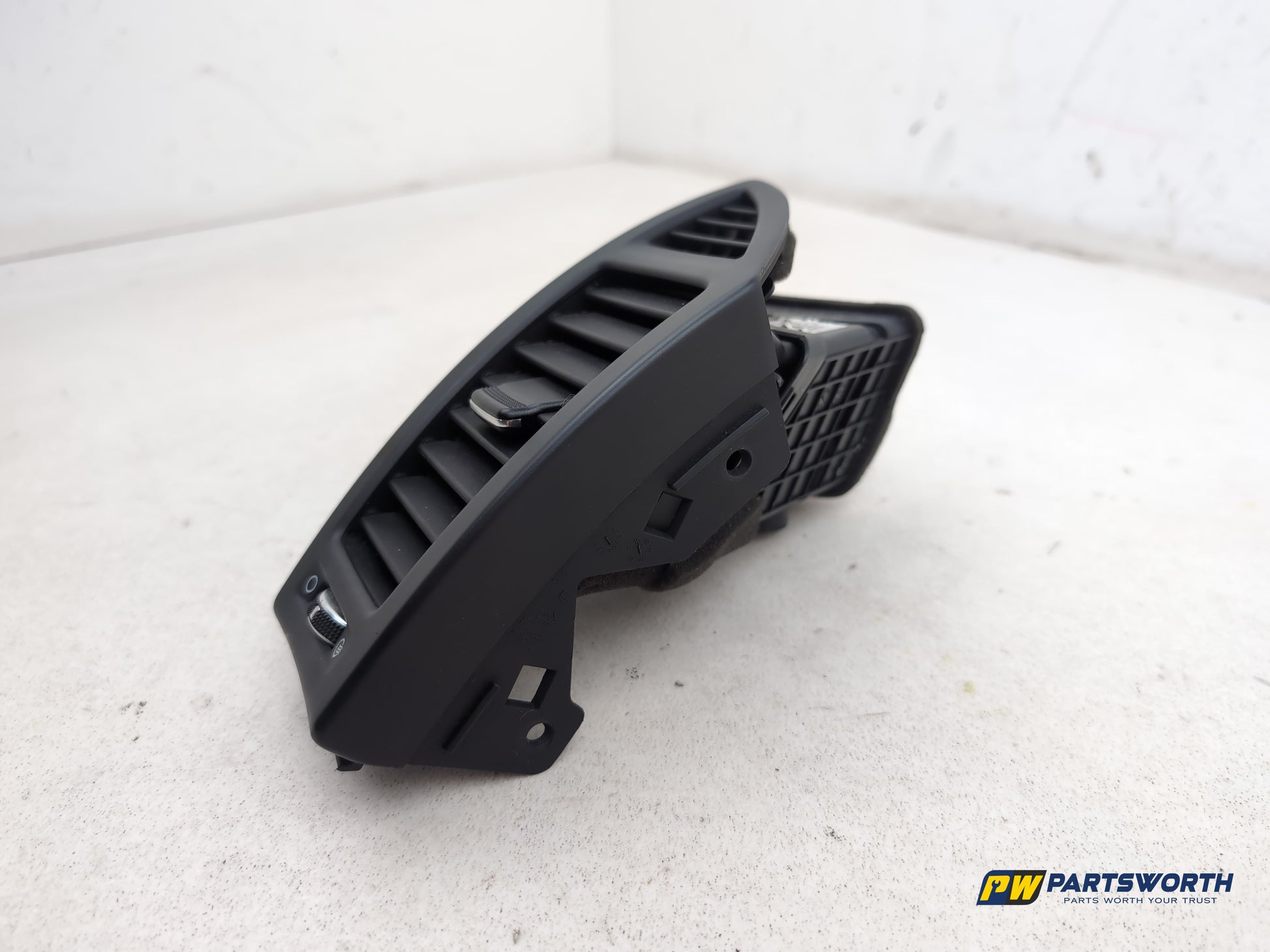 Hyundai I40 Style Blue Drive Dashboard Trim With Air Vent Right Side 2011-2019 - photo 2