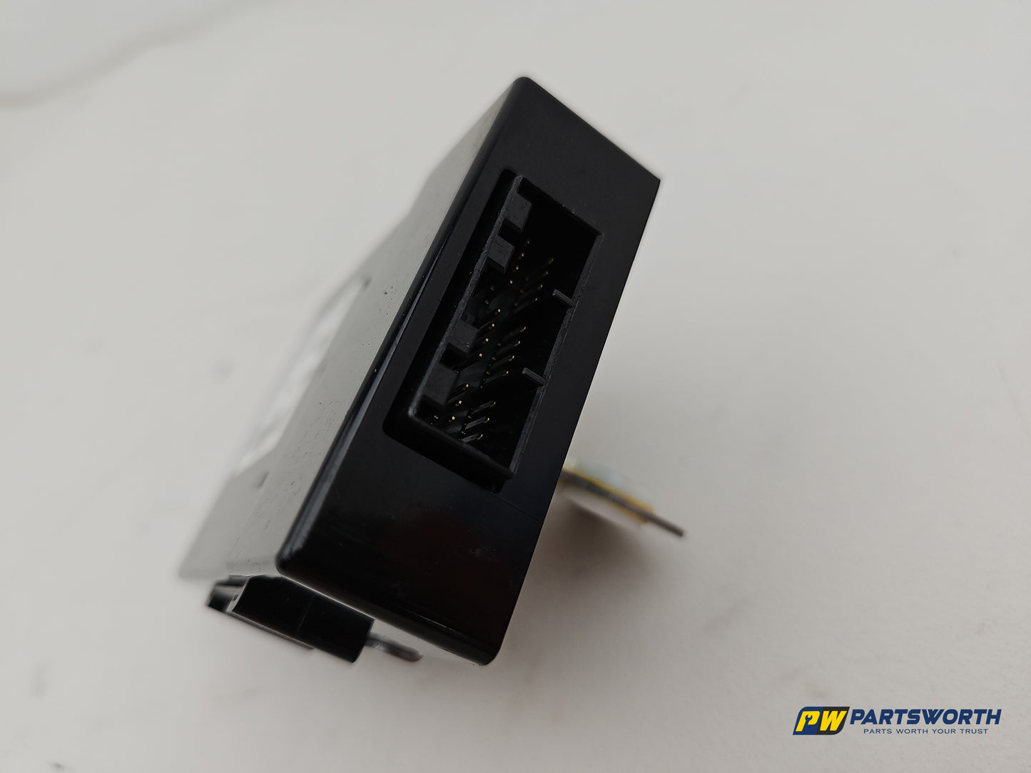 Hyundai I40 Style Blue Drive Parking Distance Pdc Control Module Unit 957703z050 - photo 4
